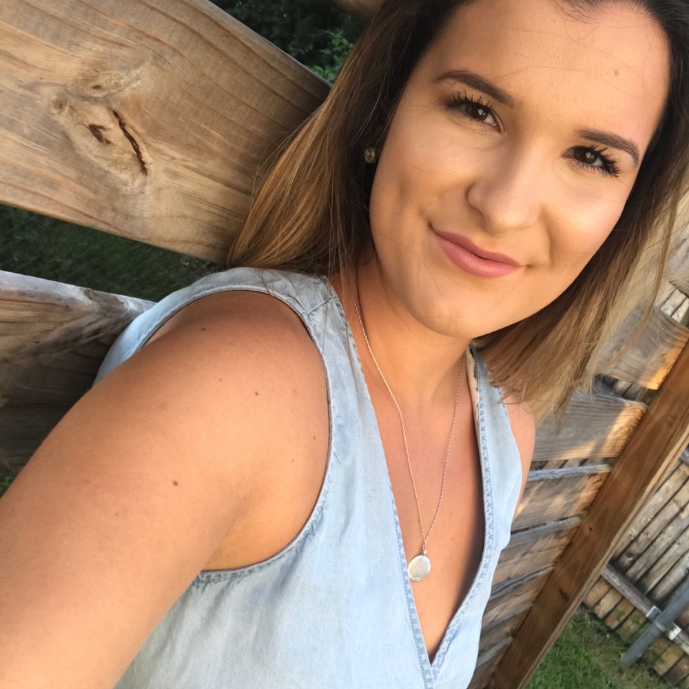 Meet your Posher, Nicole